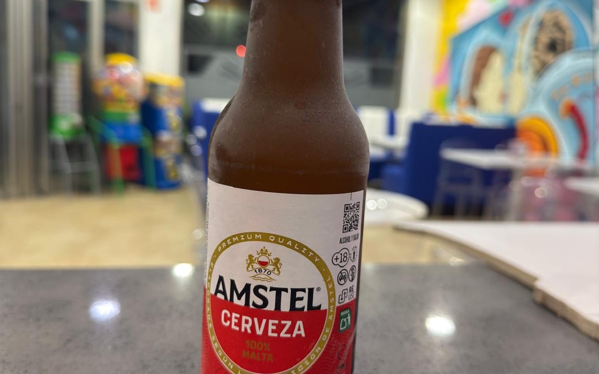 Carta de bebidas de WOW Pizzería: refrescos, cervezas y vinos